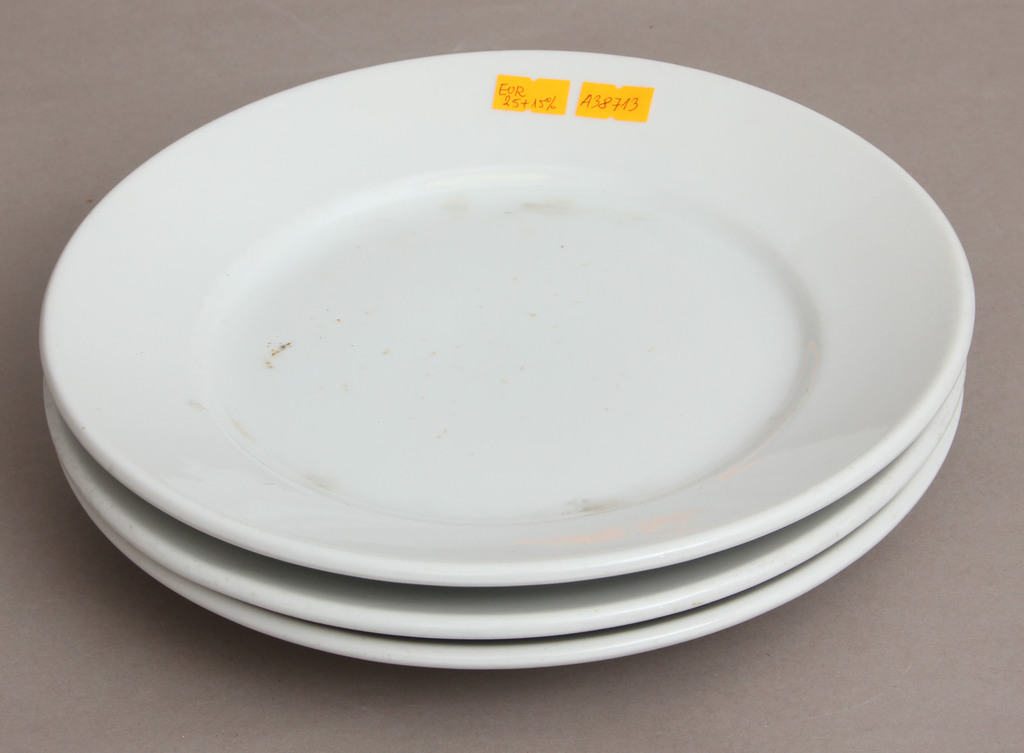 Plates (3 pcs.) With swastika