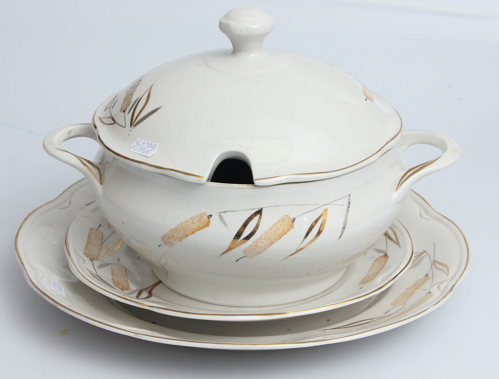 Porcelain tableware set - terrine, 2 serving plates