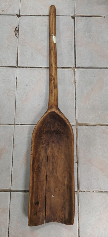 Wooden bread shovel