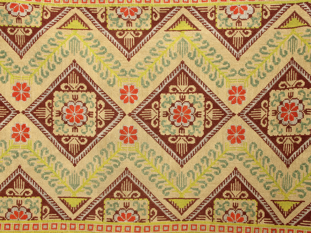 Carpet, Jūlijs Straume