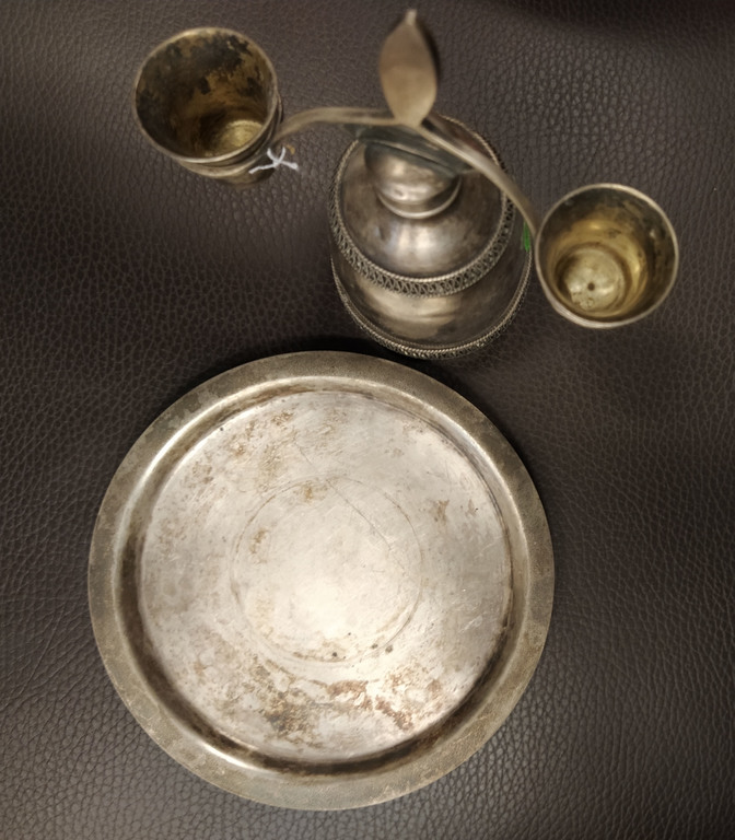 Set of metal dishes - plate, 2 glasses, dish with holder
