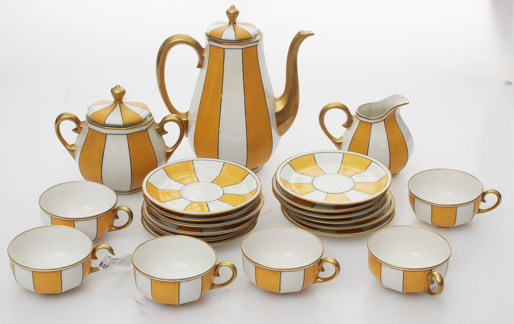 Porcelain set for six people