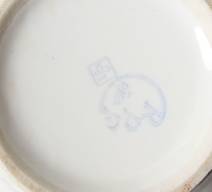 Porcelāna tējkanna ar krējuma trauku