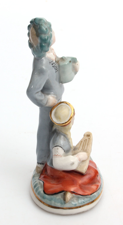 Porcelain figurine ’Līgotāji’