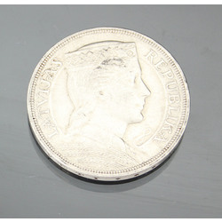 Серебряная монета 5 латов
