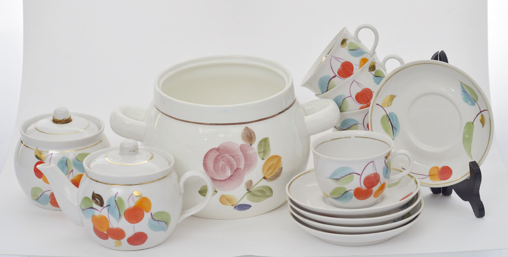 Porcelain tea set for five people