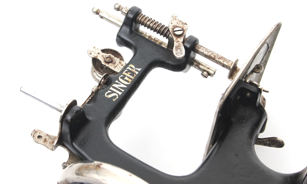 Singer mini sewing machine (manual)