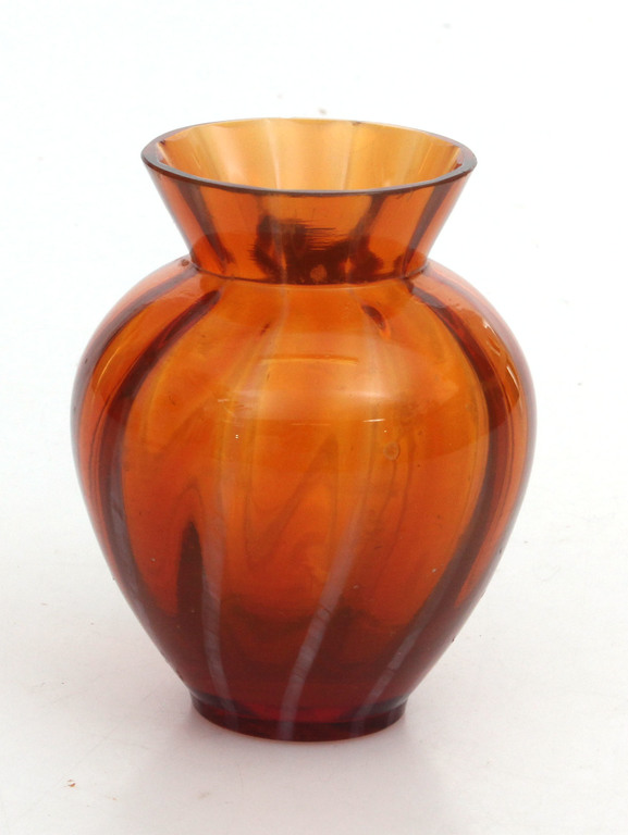 Небольщая оранжевый стеклянная ваза 