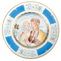 Dekoratīvais šķīvis “Tautumeita ar bērnu”