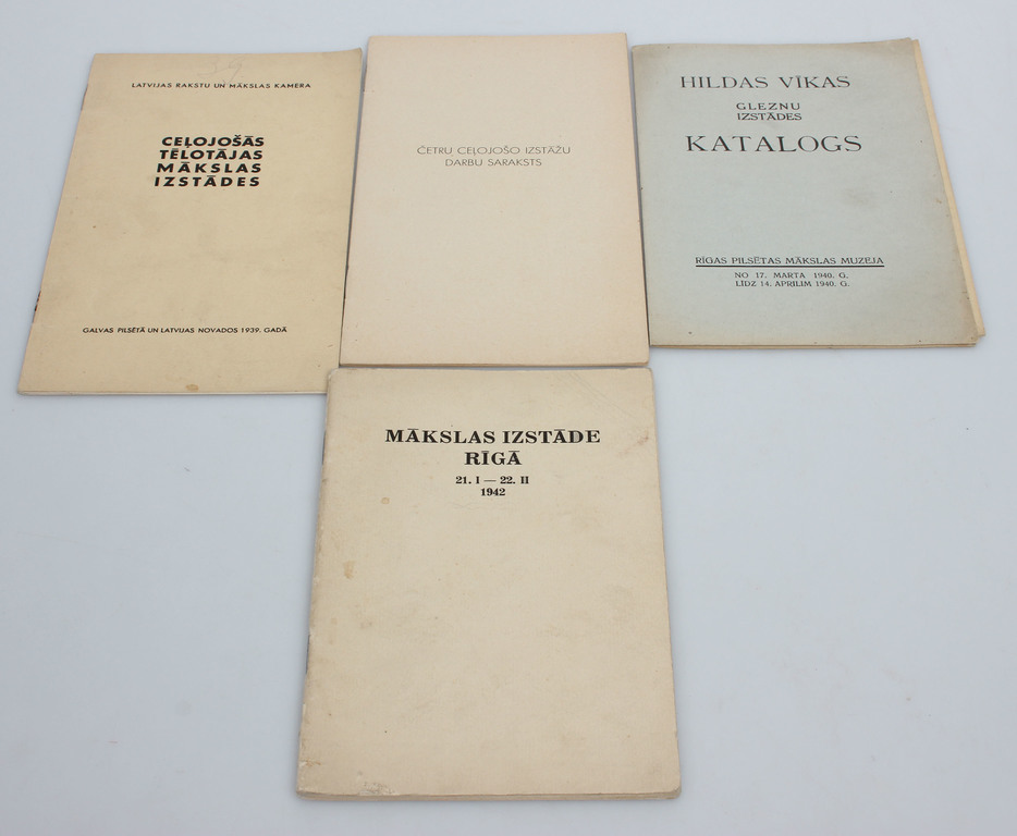 Various art catalogs (4 pieces)