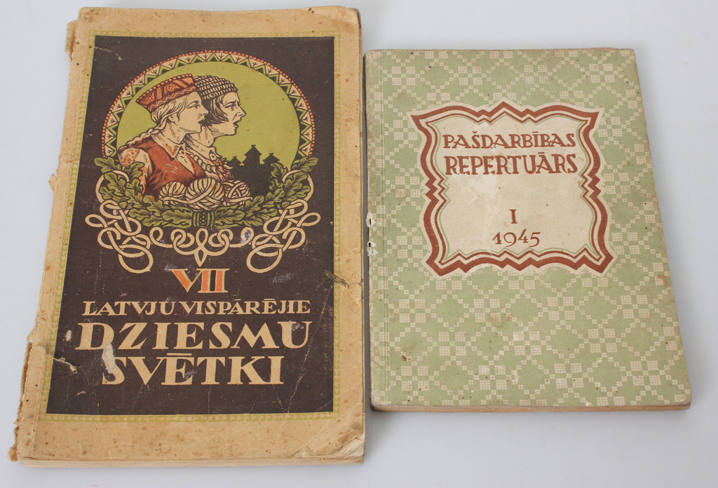 2 grāmatas - Pašdarbības repertuārs 1945, VII Latvju vispārējie dziesmu svētki