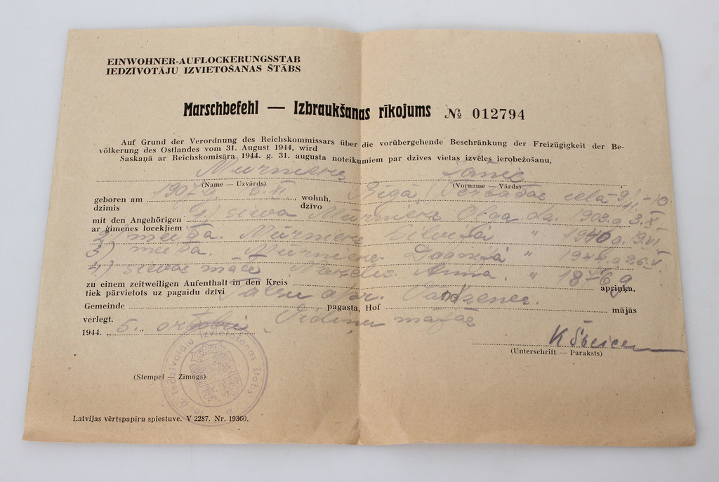 Departure document in German and Latvian