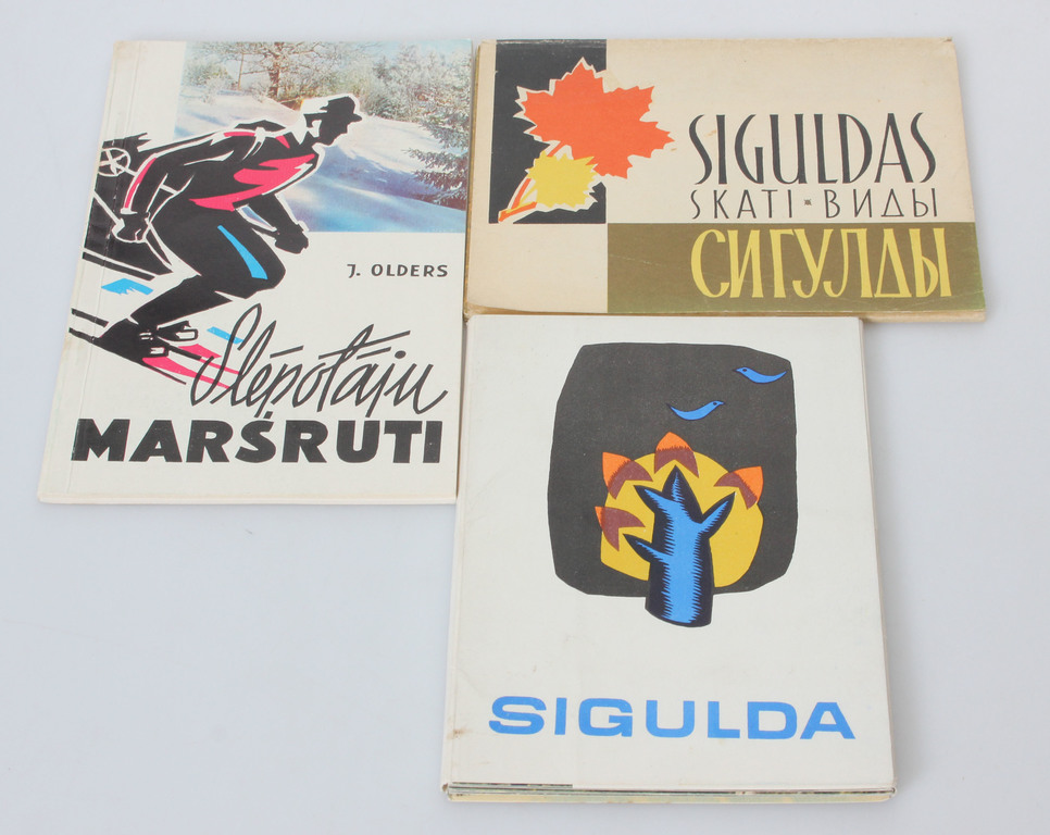1 книга «Лыжные маршруты» и 2 альбома открыток «Сигулда».