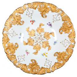 Decoratve porcelain plate