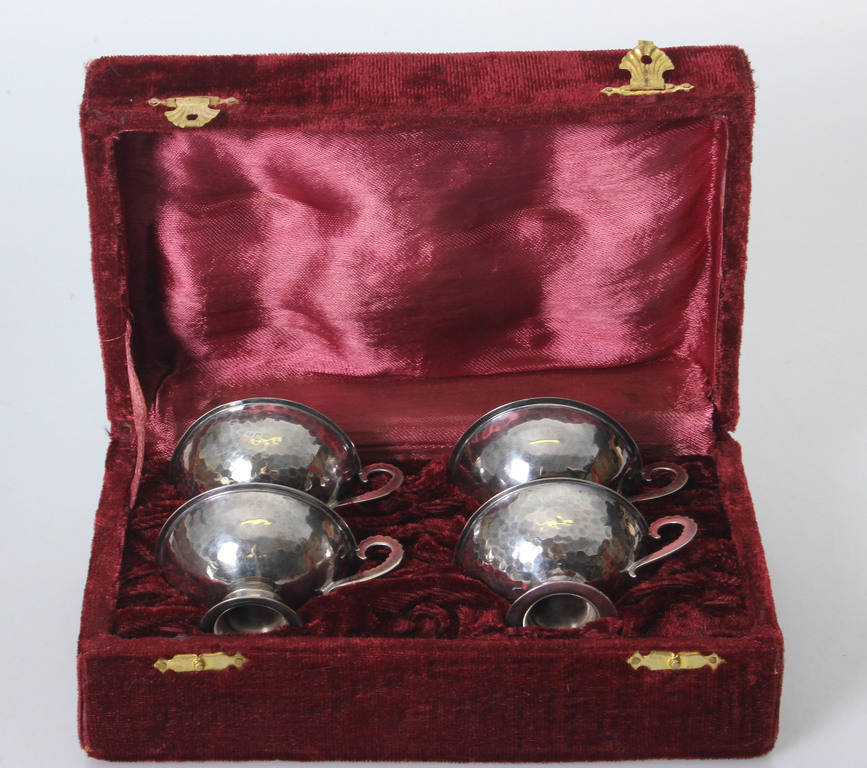 Set of silver cups in the original box (4 pcs.)