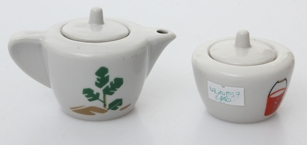 Porcelain set for children - can, sugar bowl
