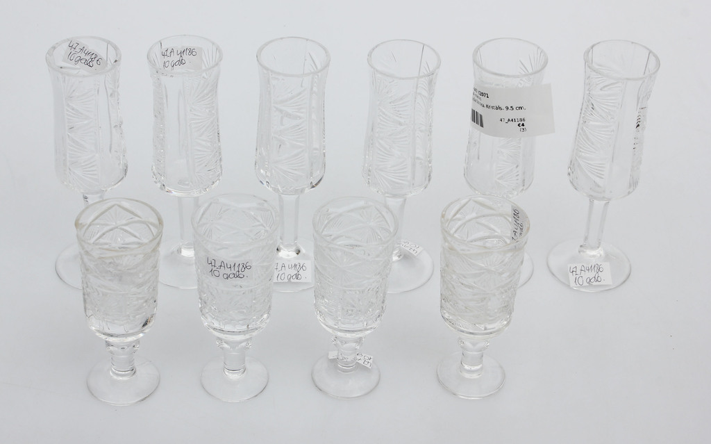 Хрустальные стаканы - 6 средних, 4 маленьких