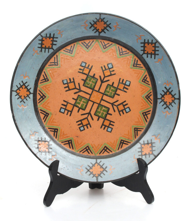 Ceramic plate with National ornaments