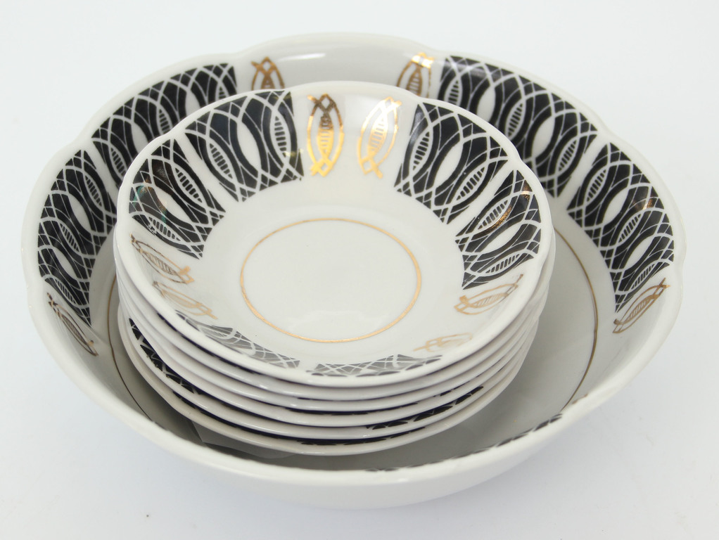 Porcelāna servējamo trauku komplakets (1+6)
