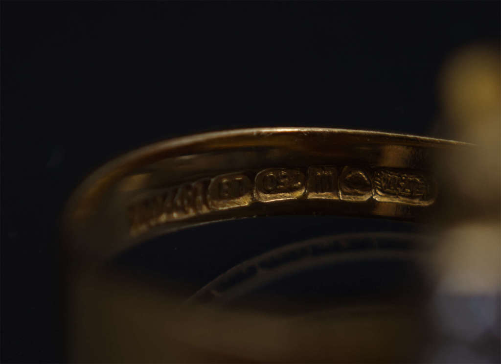 Золотое кольцо с бриллиантами 