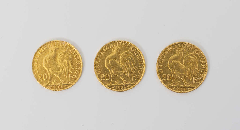Collection of 11 gold coins