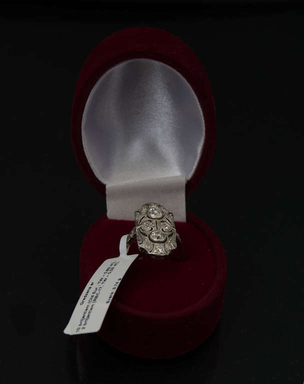 Kольцо с бриллиантами