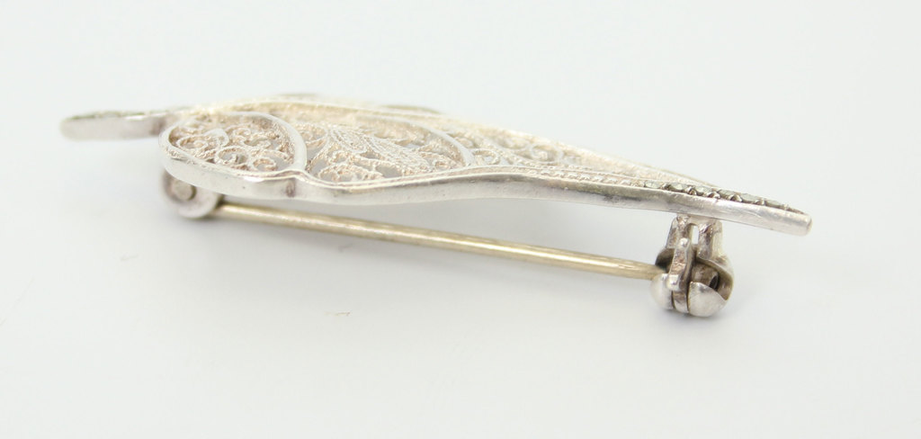 Art Nouveau silver brooch with marcesite crystals 