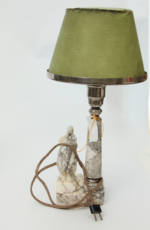Мраморная лампа с металлической отделкой «Зилонис»