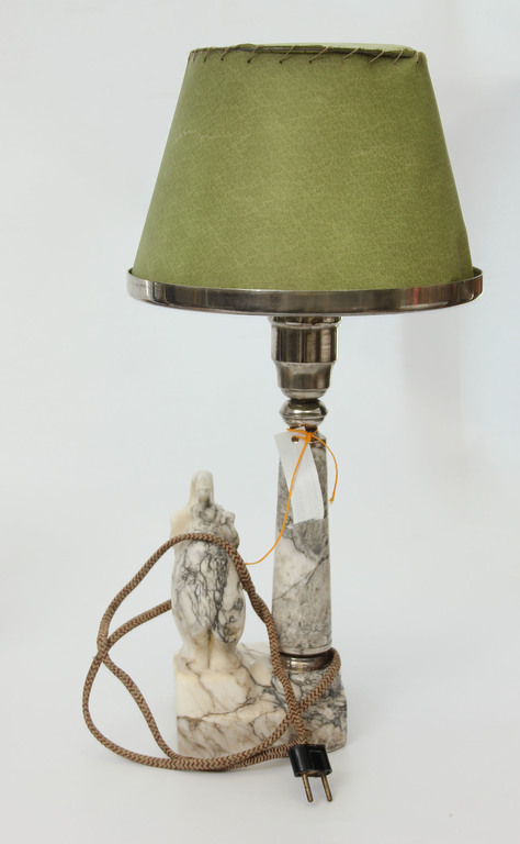 Marmora lampa ar metāla apdari 