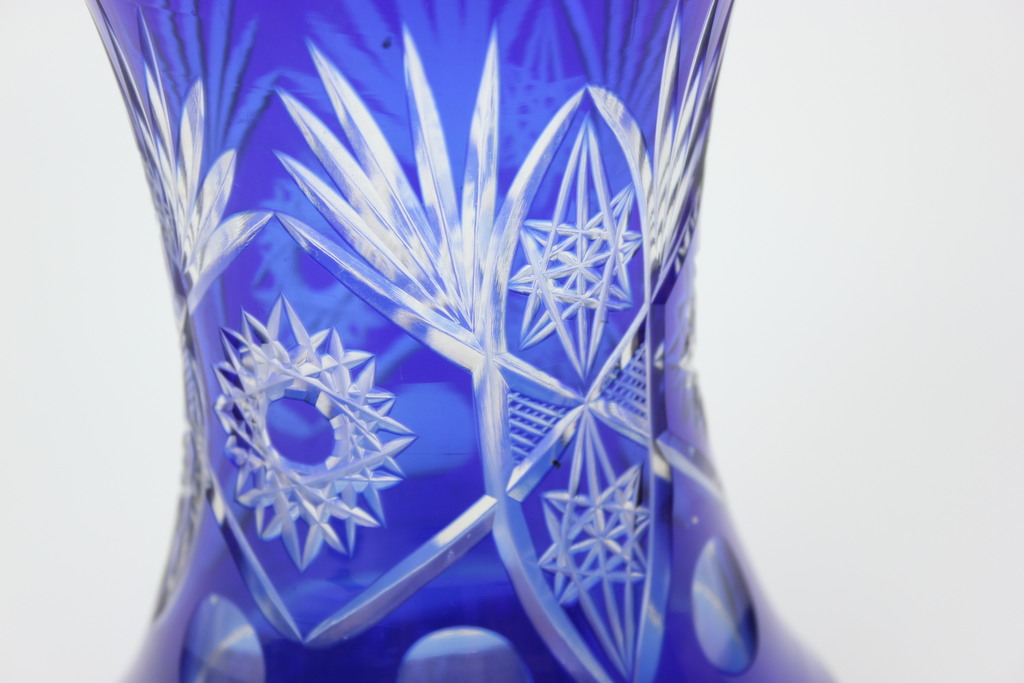 Голубая стеклянная ваза Ильгюциемса