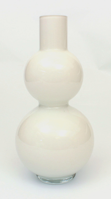 Стеклянная ваза из белого стекло