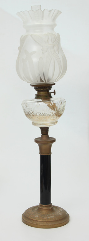 Kerosene lamp