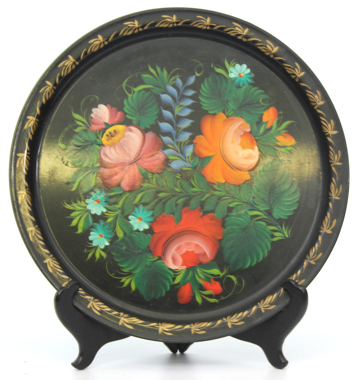 Декоративная металлическая тарелка с ручной росписью