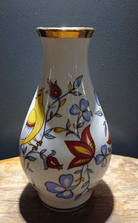 Фарфоровая ваза 