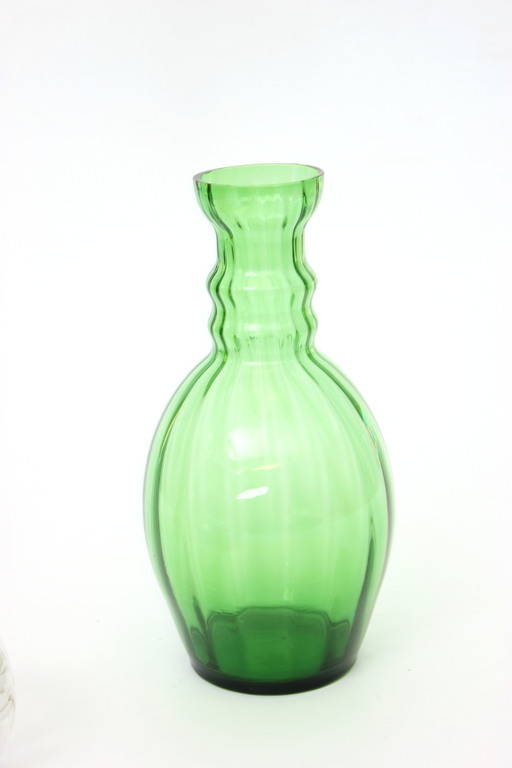 Zaļā stikla vāze