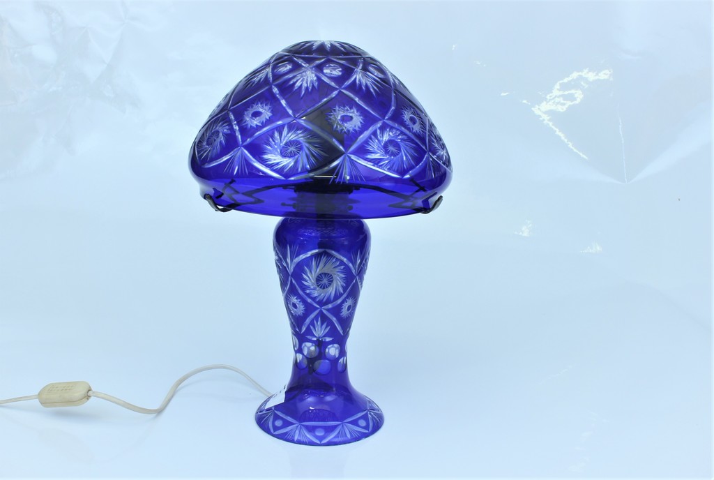 Настольная лампа из синего стекла