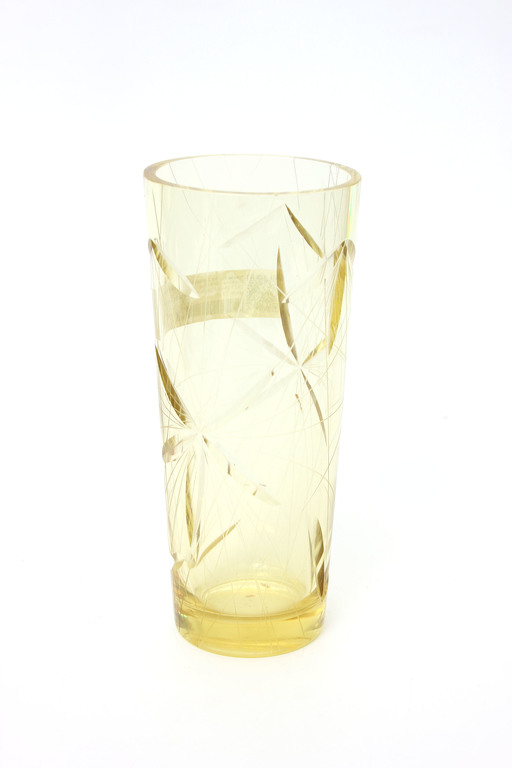 Dzeltenā stikla vāze