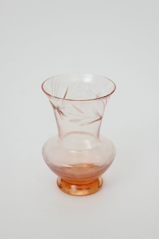  Pink glass vase 