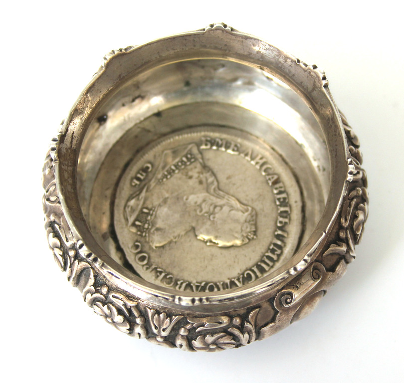 Silver dish with included coin