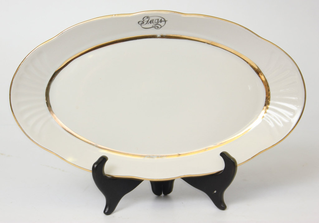 Serving plate 