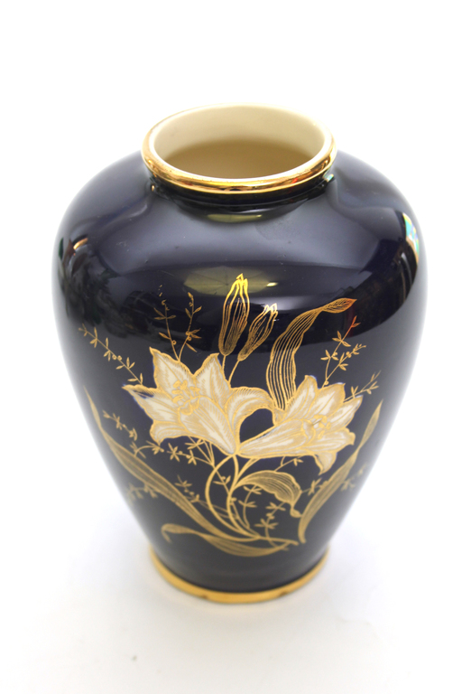 Porcelain dark blue vase with flowers
