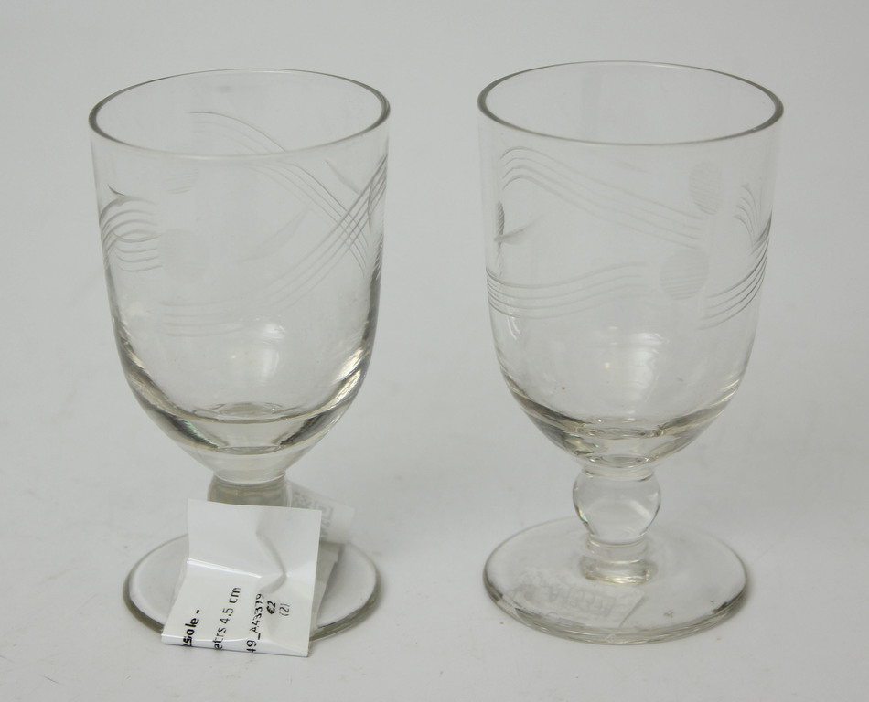 Stikla glāzes ( 2 gab.)