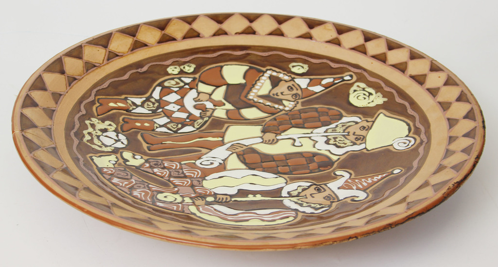 Декоративная керамческая тарелка 