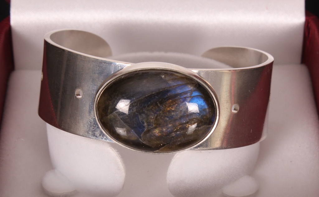 Silver bracelet with labradorite