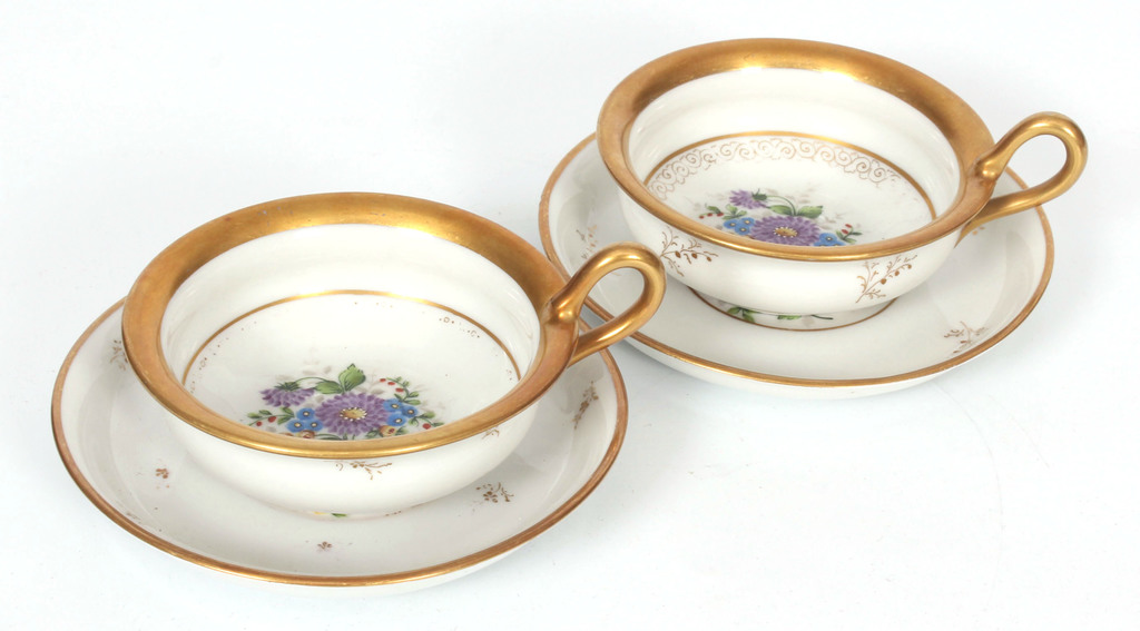 Porcelain cup with saucer (2 sets)