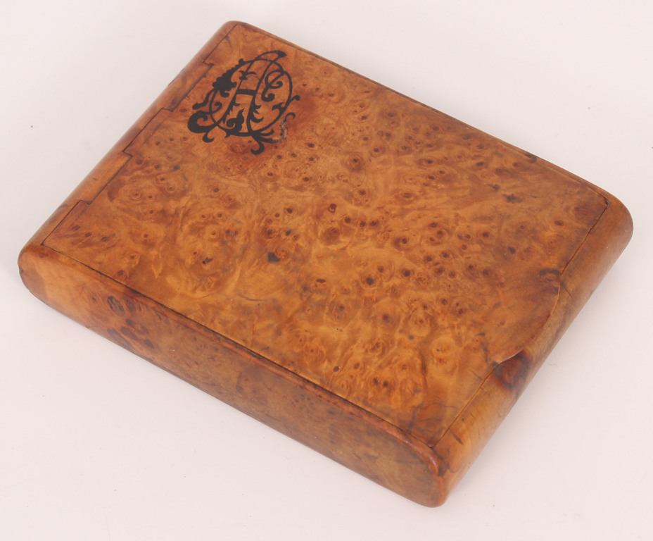 Cigarette case from karelian birch