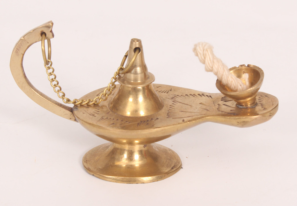 Aladina misiņa lampa