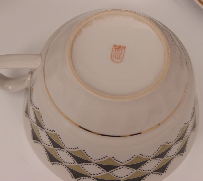 Porcelāna tējas-kafijas servīze 11 personām