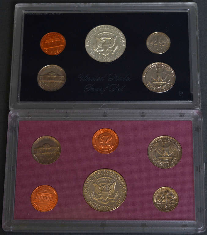 Dažādu ASV monētu kolekcija 