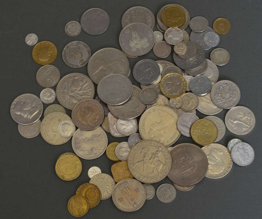 Dažādu valstu monētu komplekts